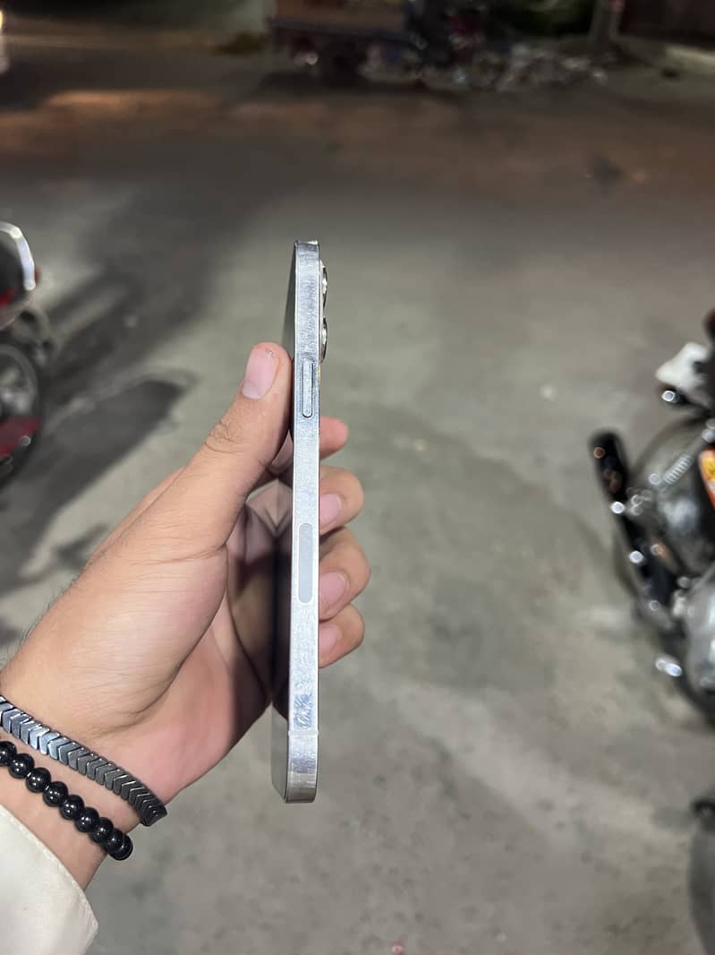 Apple iPhone 12 Pro Max 1