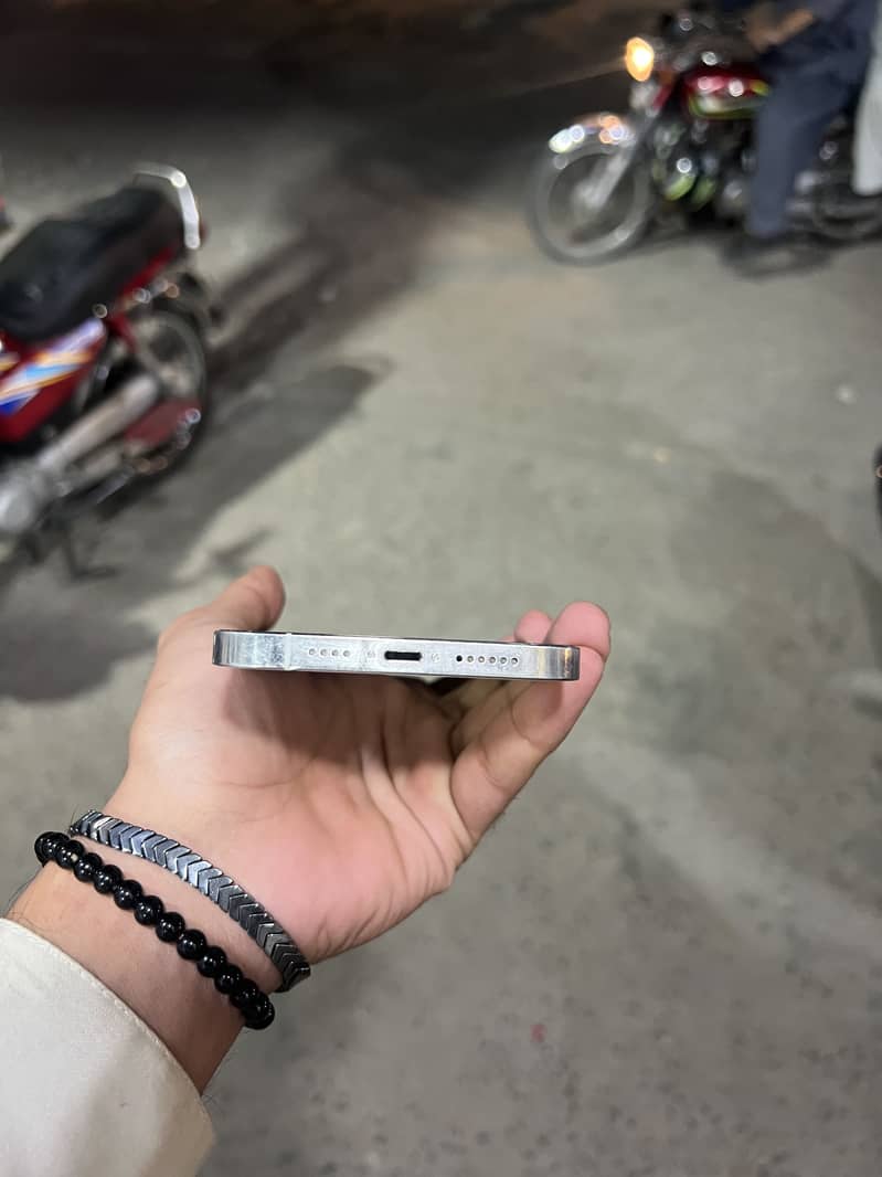Apple iPhone 12 Pro Max 3