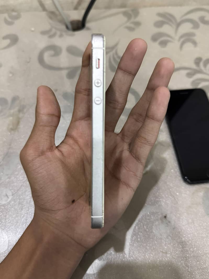 Apple iPhone 7 4