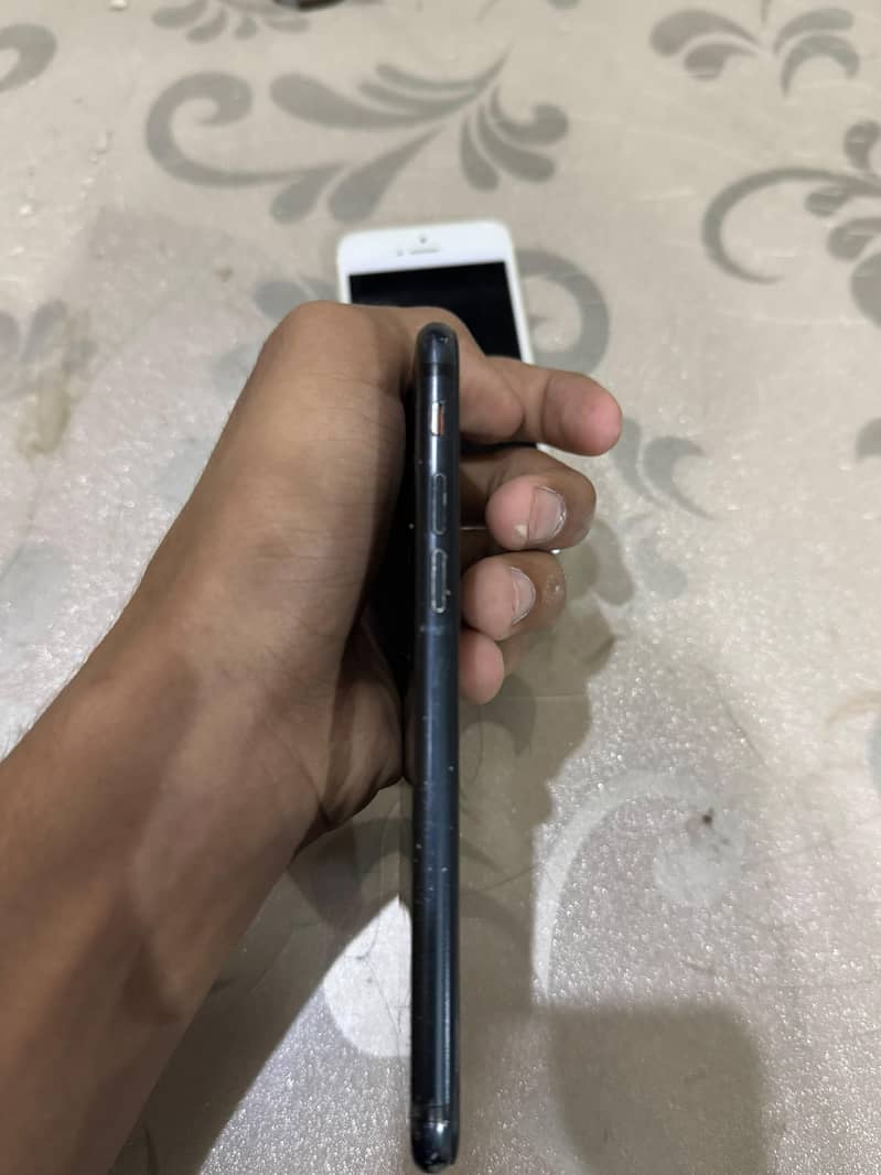 Apple iPhone 7 5