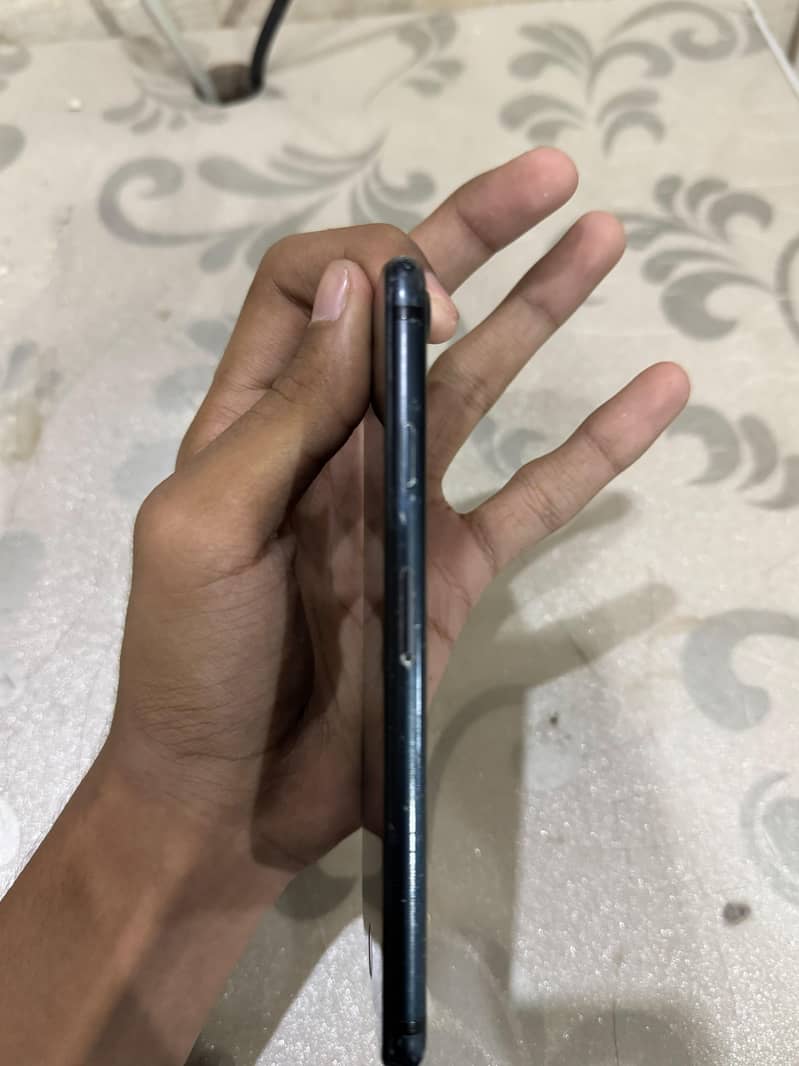 Apple iPhone 7 6