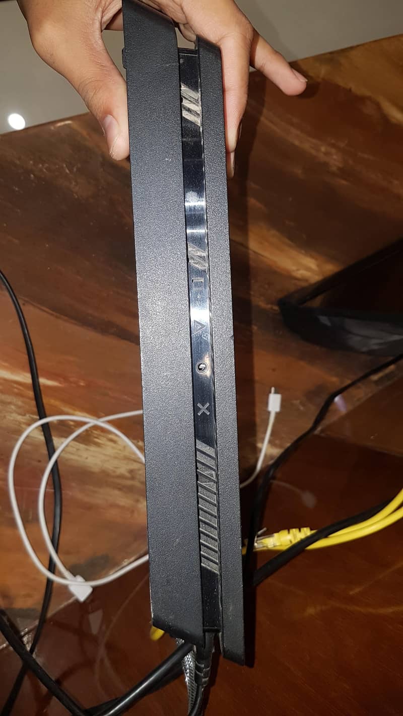 ps4 slim 2