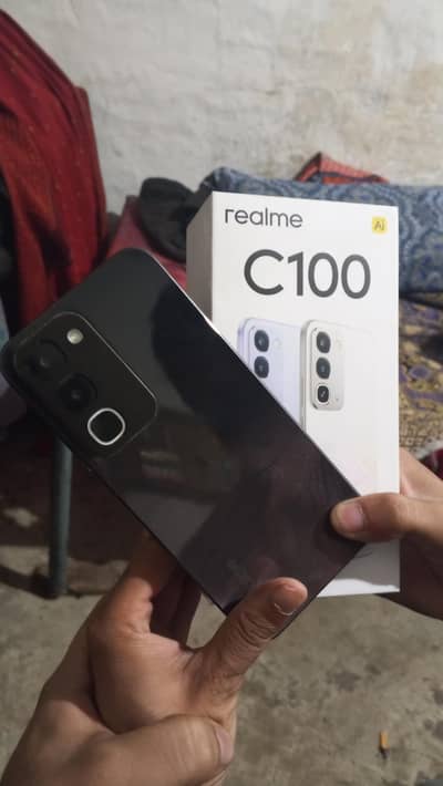 Realme C100