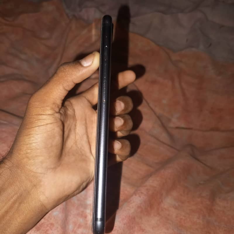 Apple iPhone 8 Plus 1