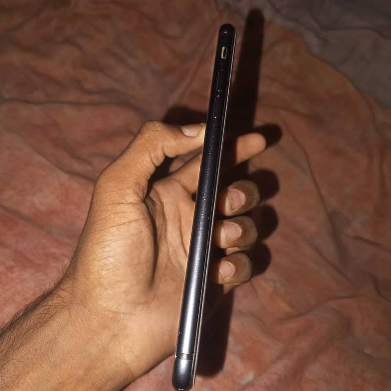 Apple iPhone 8 Plus 5