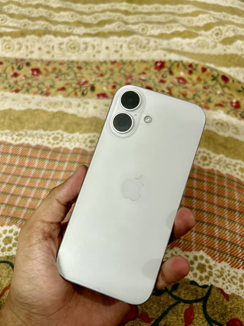 Apple iPhone 17 0