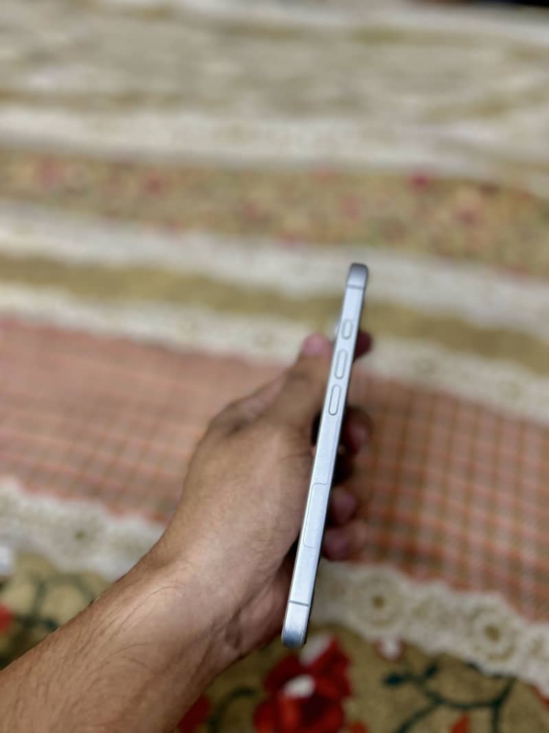 Apple iPhone 17 2