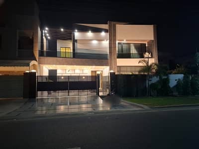 Exclusive Luxury Awaits: 1 Kanal Mansion on Valencia's 100 FT Road Location: Valencia Town, Lahore (Unbeatable Location on Main 100 Feet Road)