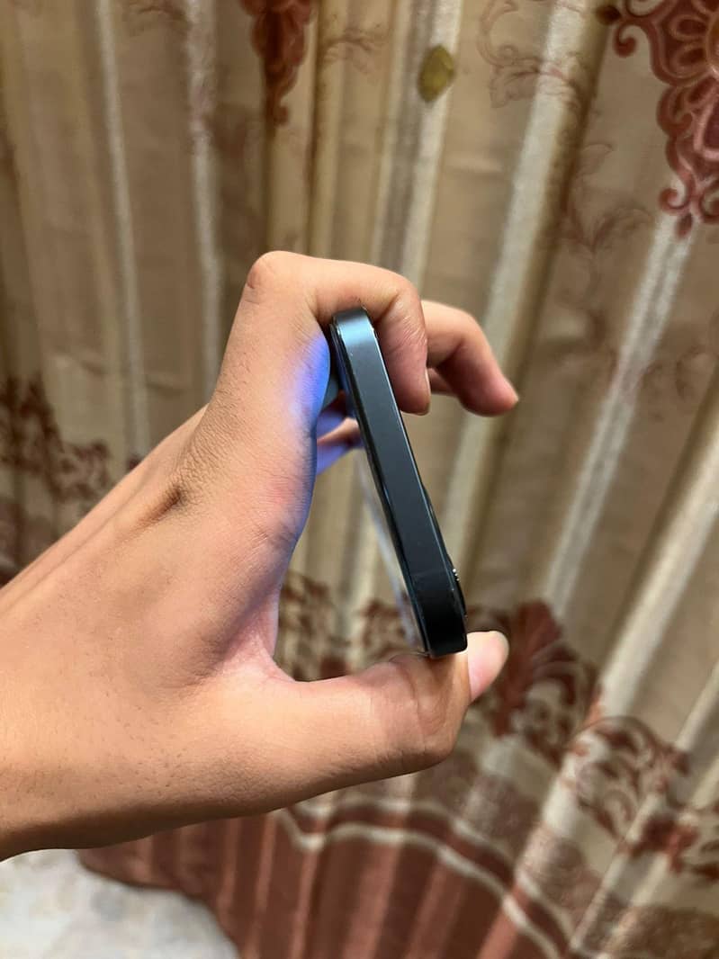 Apple iPhone 12 Pro 4