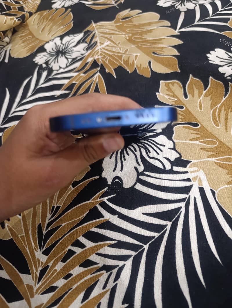 Apple iPhone 12 mini 2