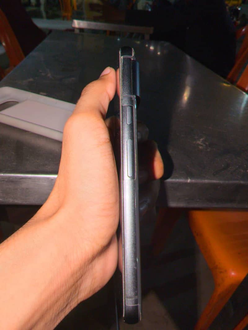 Google Pixel 8 6