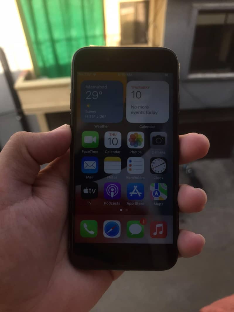 Apple iPhone 7 0