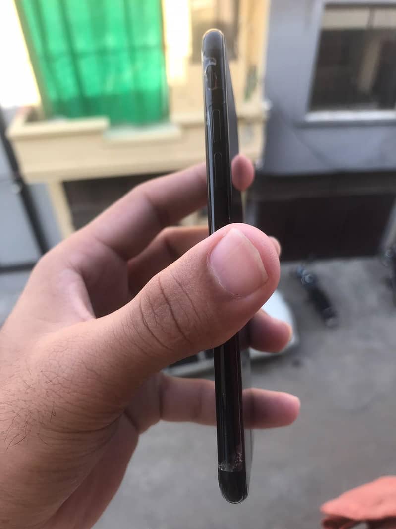 Apple iPhone 7 1