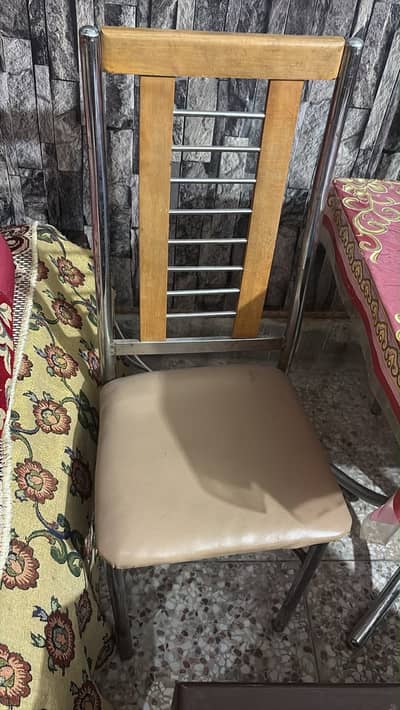 4 chair 1 table