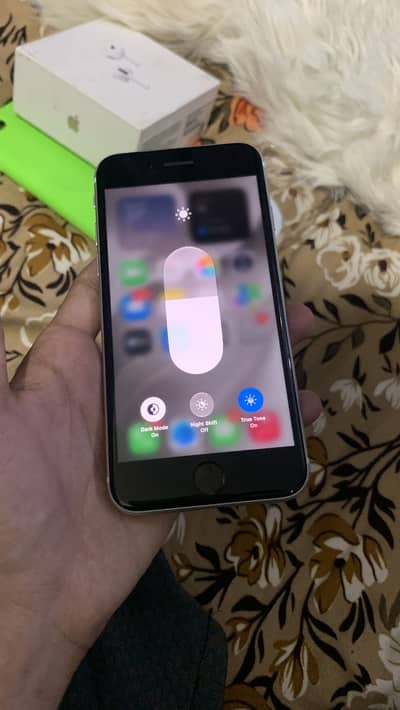 Apple iPhone SE 2020