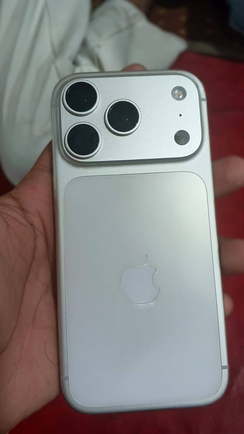 Apple iPhone 17 Pro 0