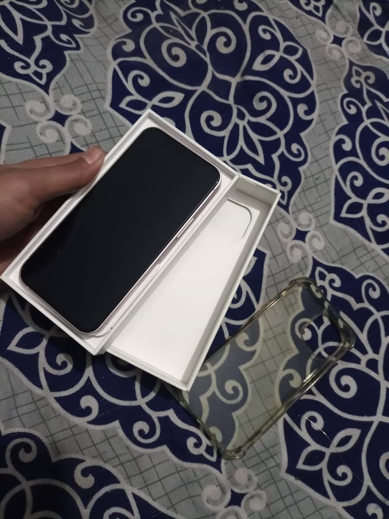 Apple iPhone 13 mini 1