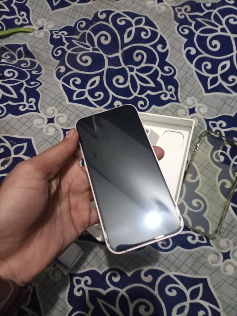 Apple iPhone 13 mini 4