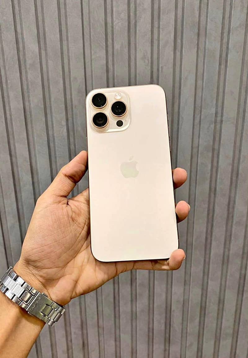 Apple iPhone 16 Pro Max 0