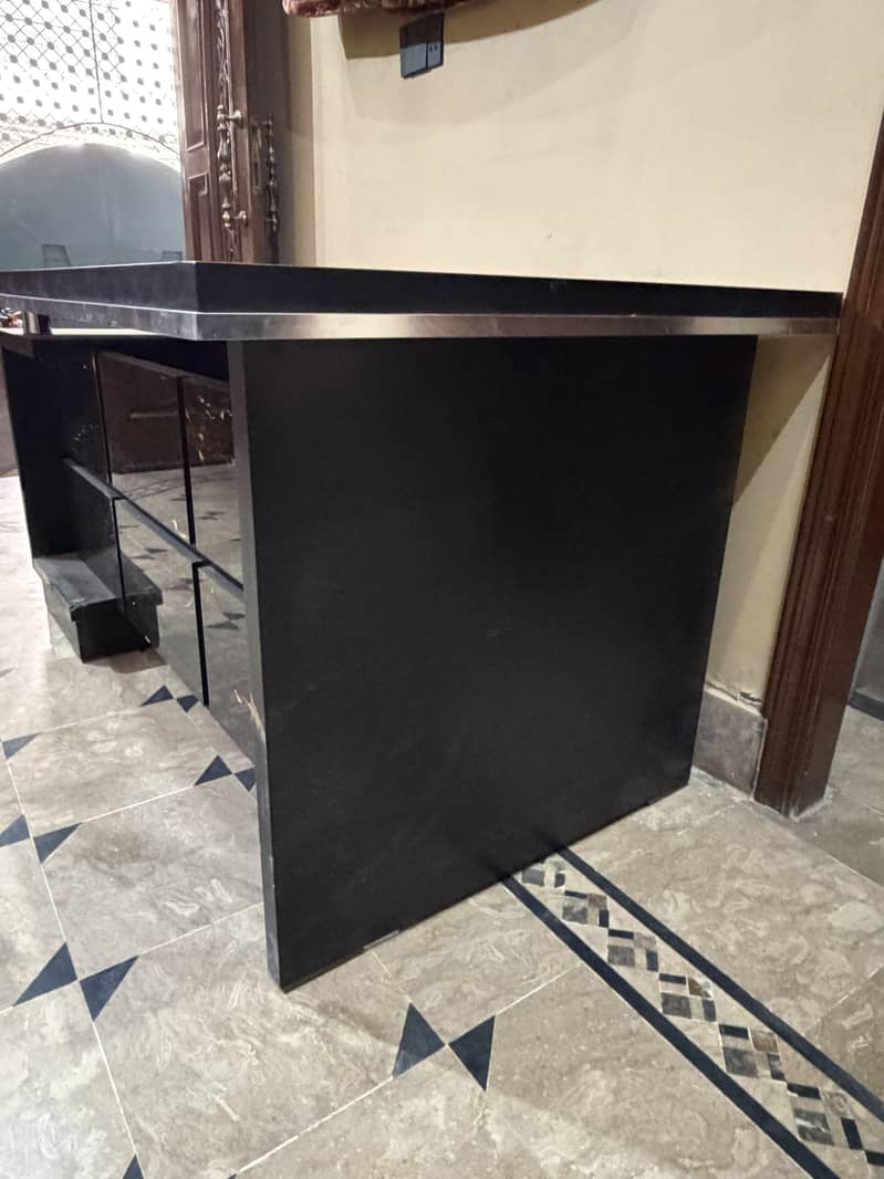 Office executive table with side table 2