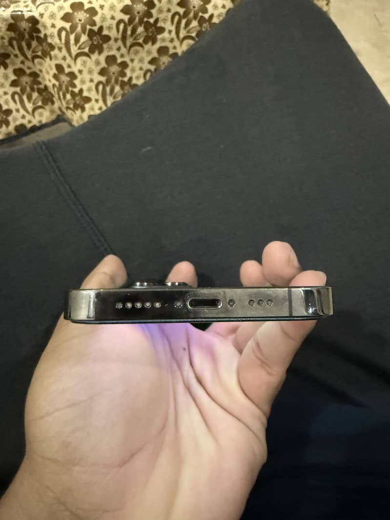 Apple iPhone 13 Pro 1