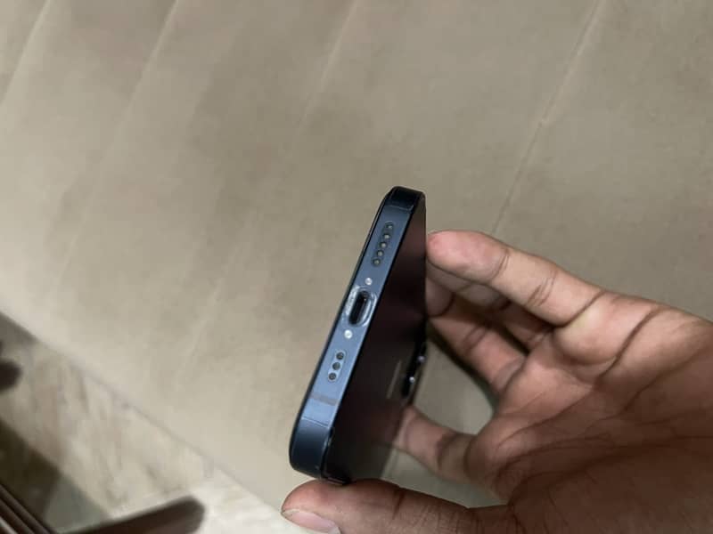 Apple iPhone 13 2