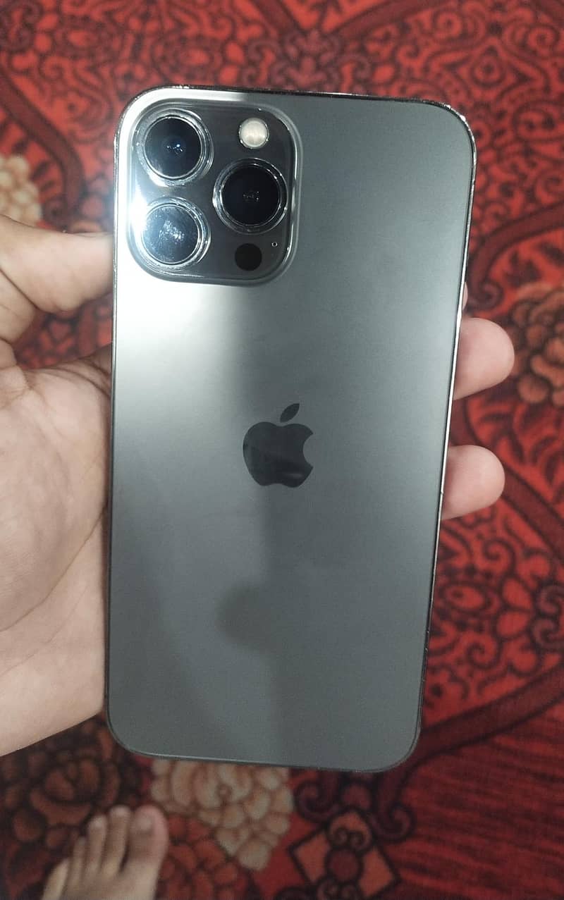 Apple iPhone 13 Pro Max 1