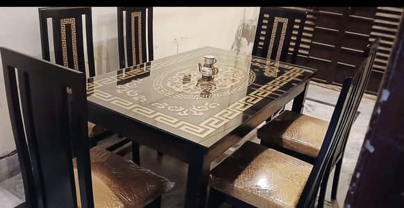 6 chair 1 dining table condition abhi new jesi ha