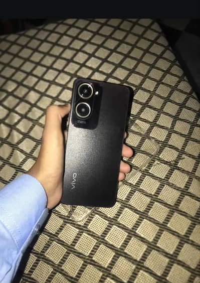 Vivo Y18  (urgent sell ) 4+4/128gb