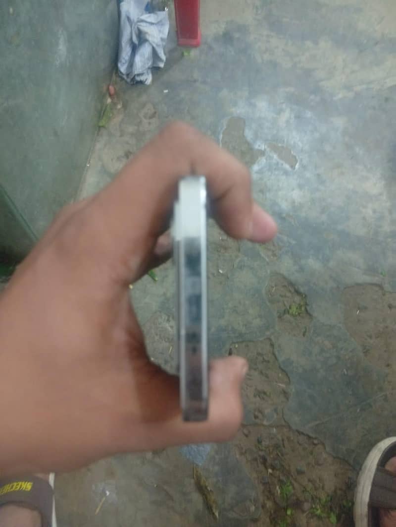 INFINIX NOTE 40 pro 4