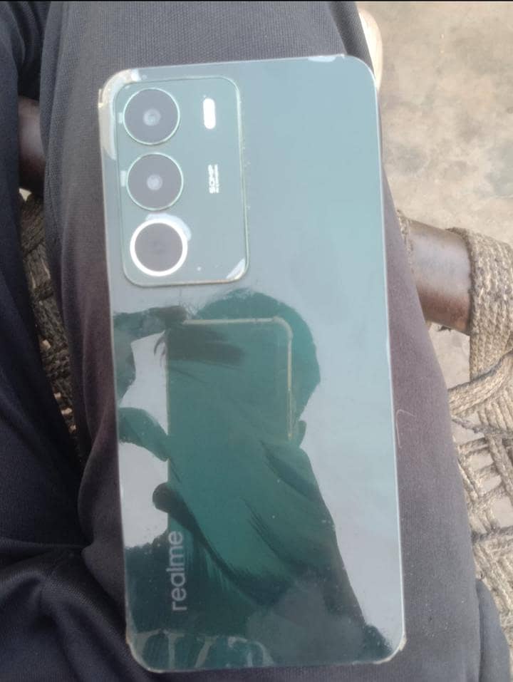 Realme C71 1