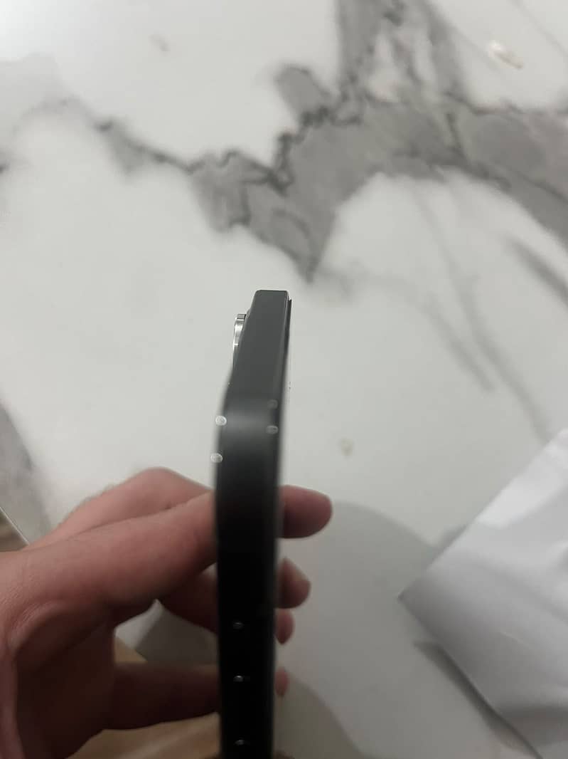 Apple iPhone 13 Pro Max 1