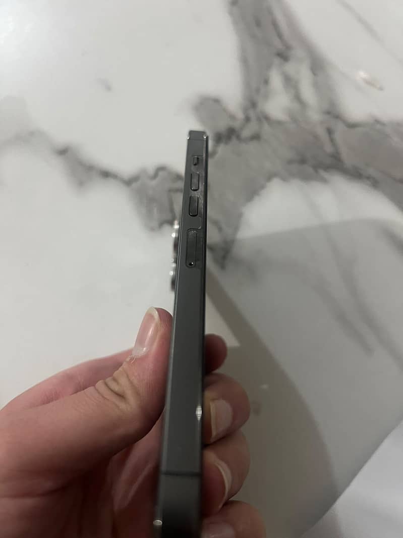 Apple iPhone 13 Pro Max 3