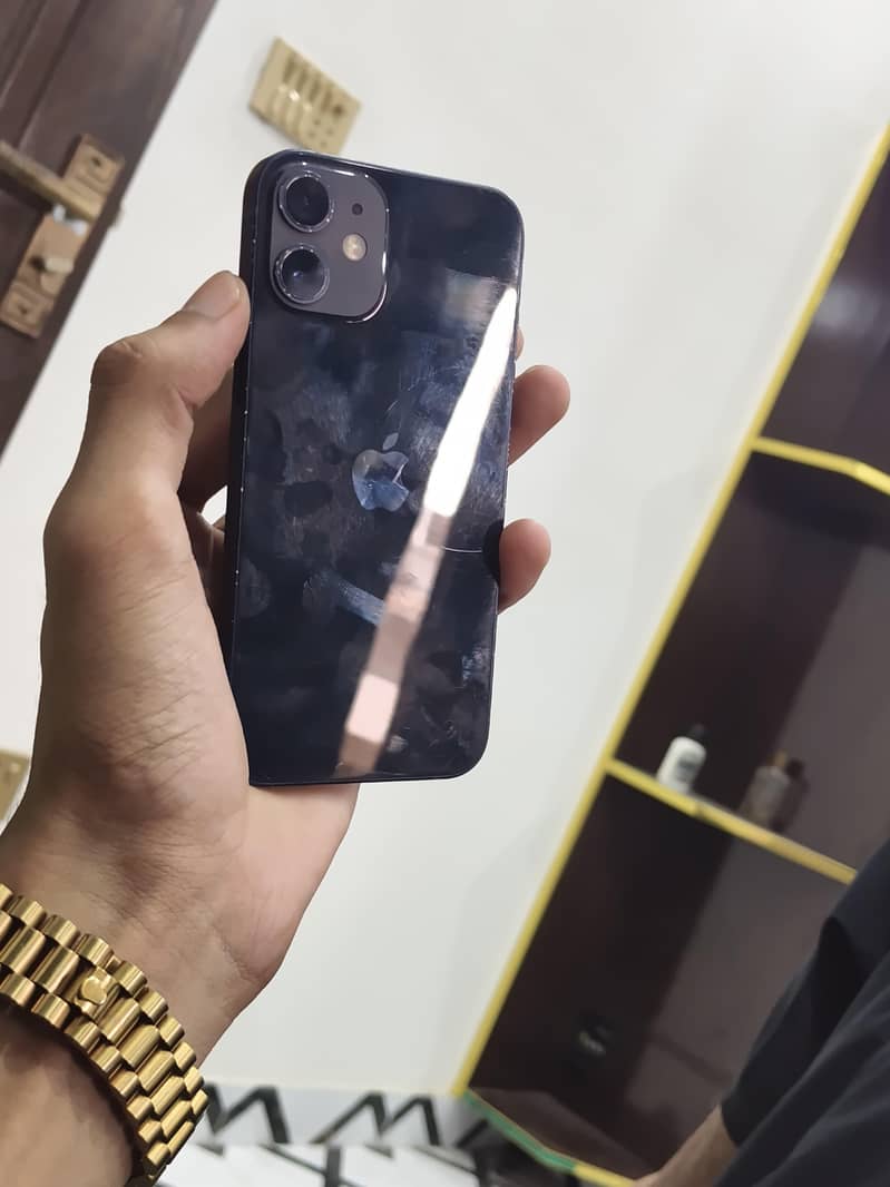 Apple iPhone 12 mini 3
