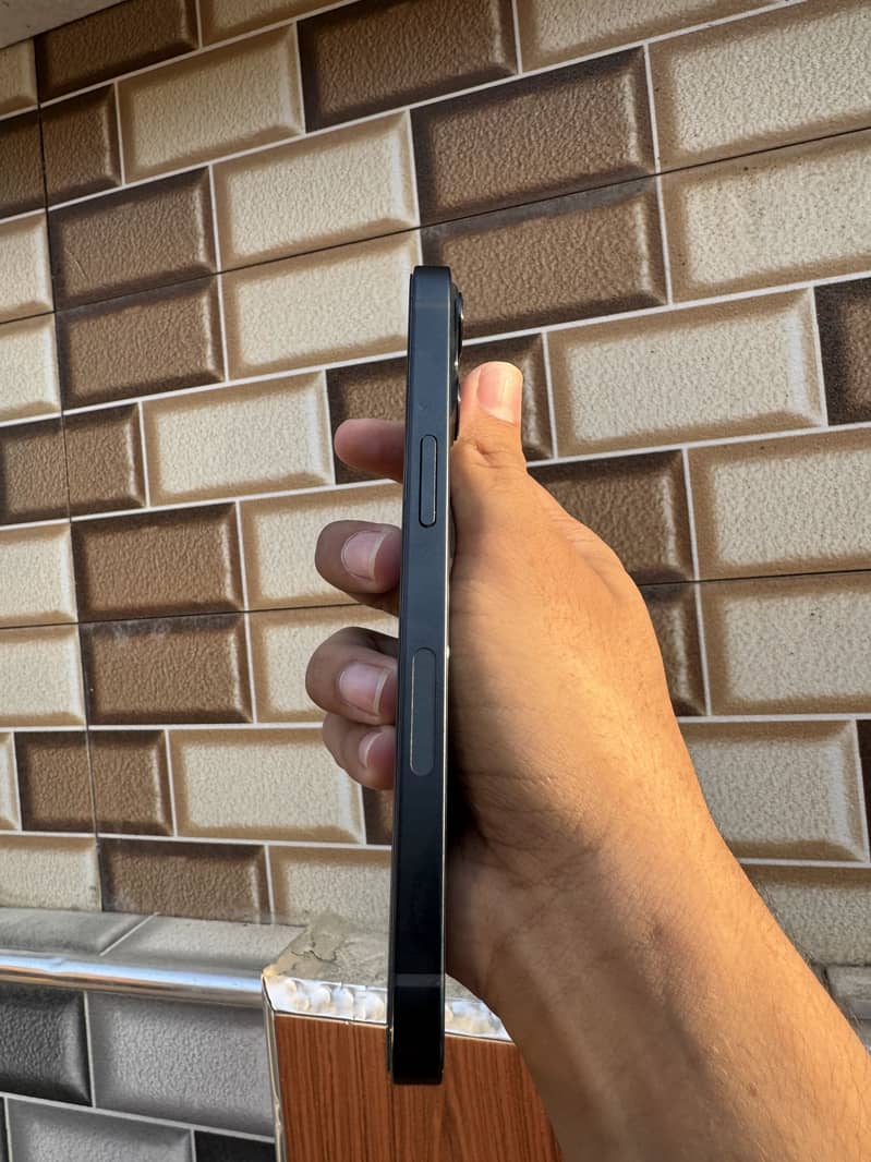 Apple iPhone 13 3
