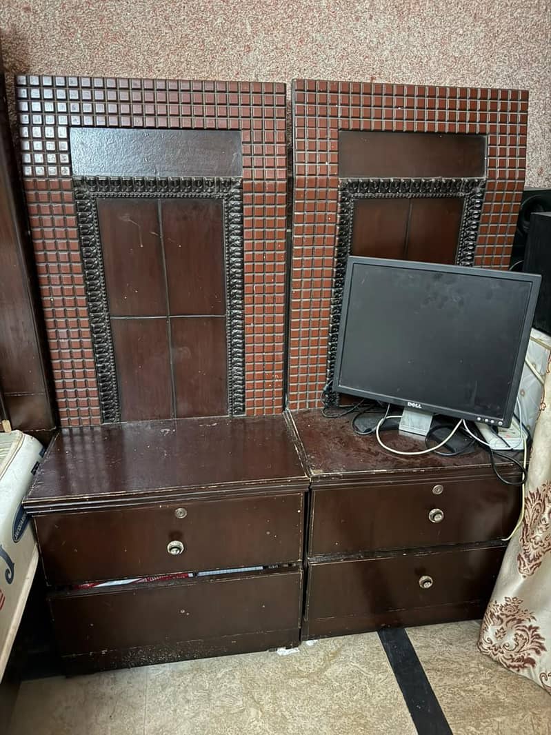 Side Tables 0