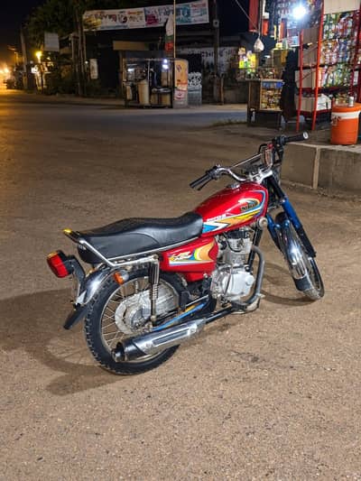 United 125