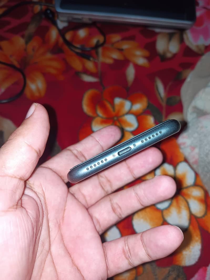 Apple iPhone 11 2