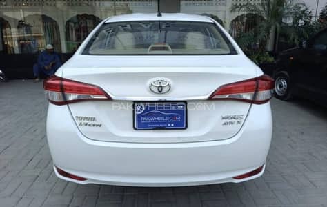 Toyota Yaris 2022 fully loaded top of the line