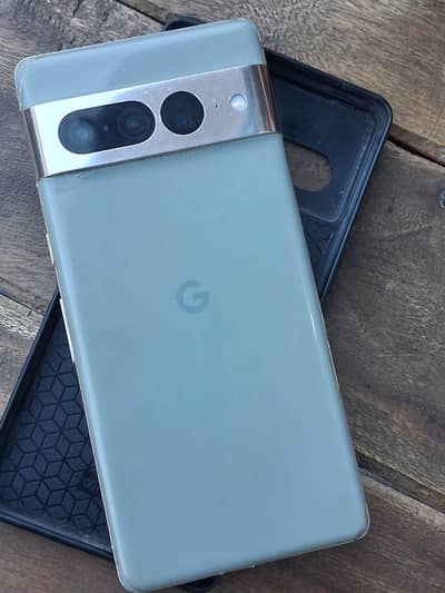 Google Pixel 7 Pro. 8ramm 128 exchange possible with good phone