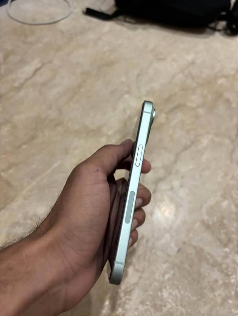 Apple iPhone 15 plus 3
