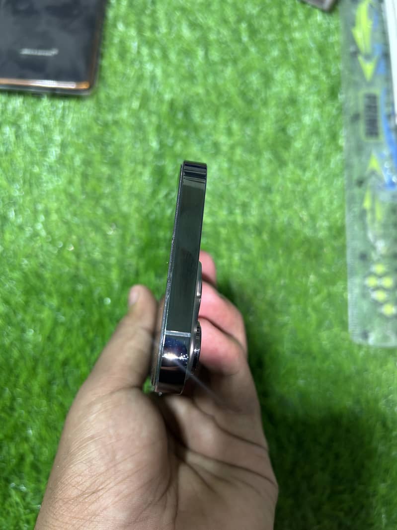 Apple iPhone 13pro 2