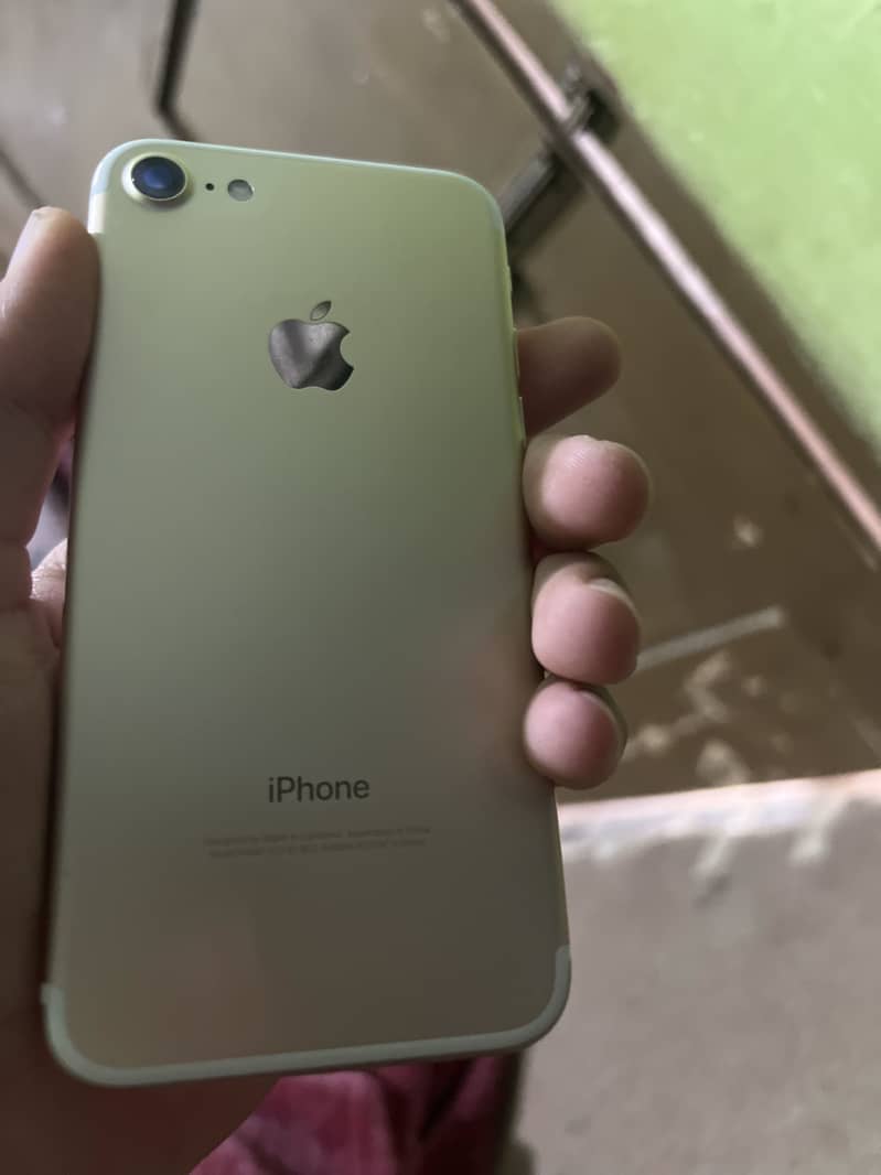 Apple iPhone 7 1