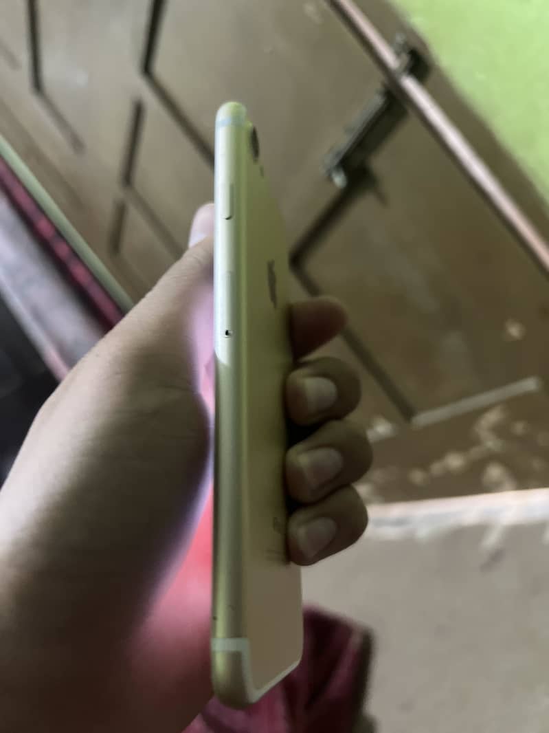 Apple iPhone 7 4