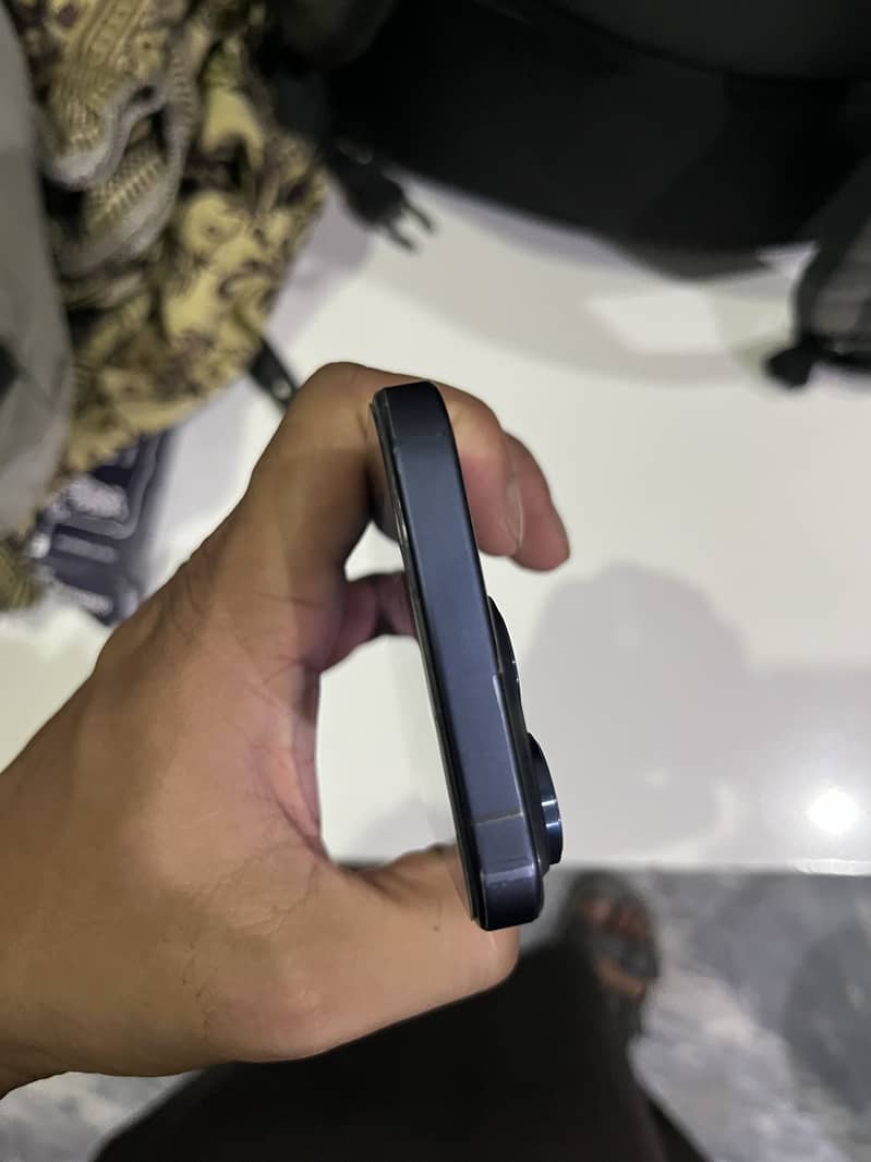 Apple iPhone 15 Pro 1