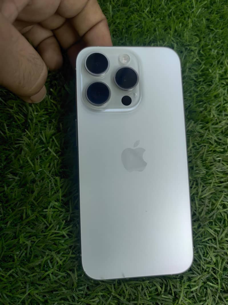 Apple iPhone 15 Pro 0