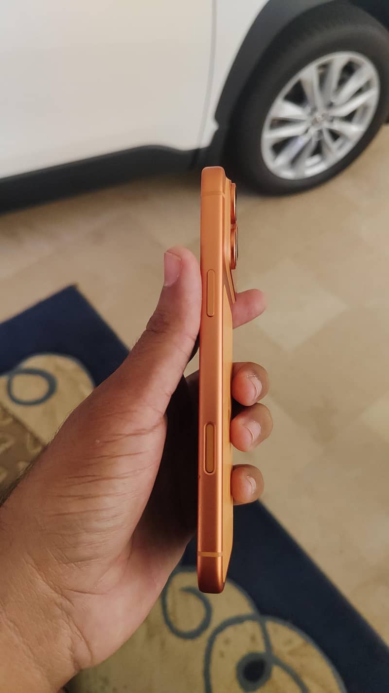 Apple iPhone 17 Pro Max 4