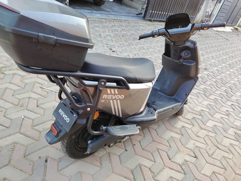 revooo a12 2
