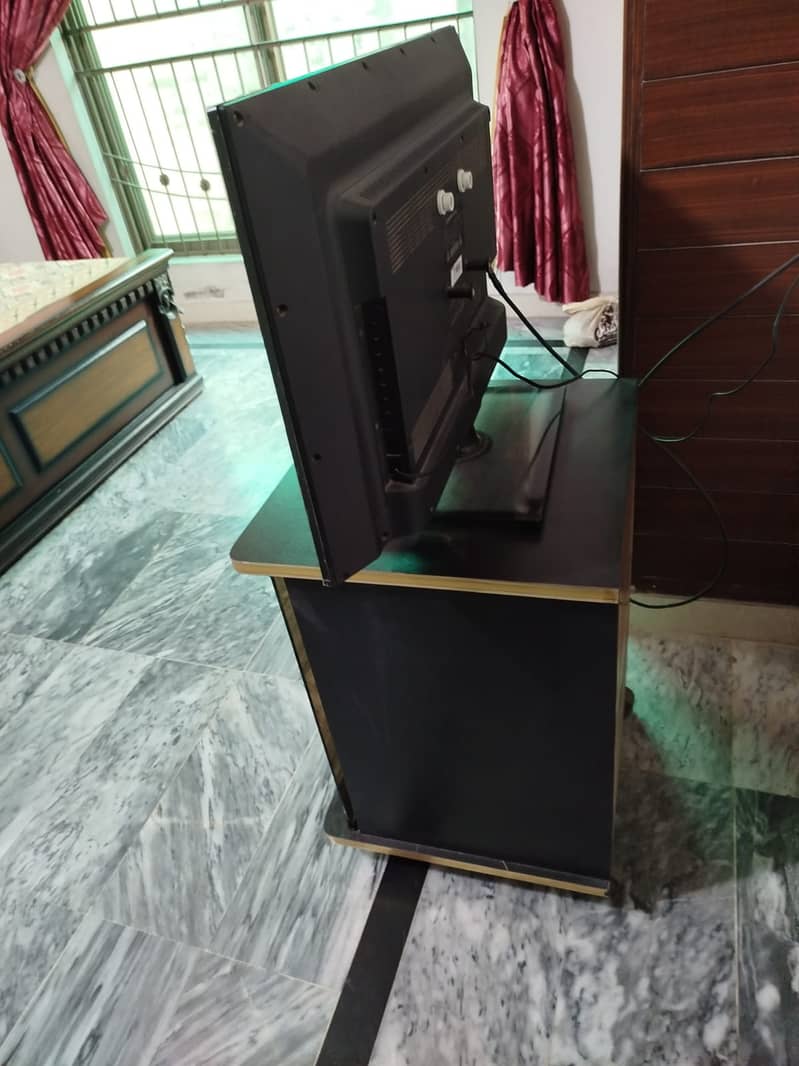 TLCD TV 1
