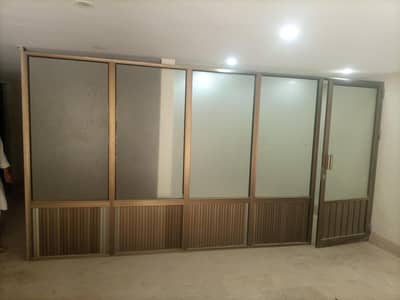 Almonium partition